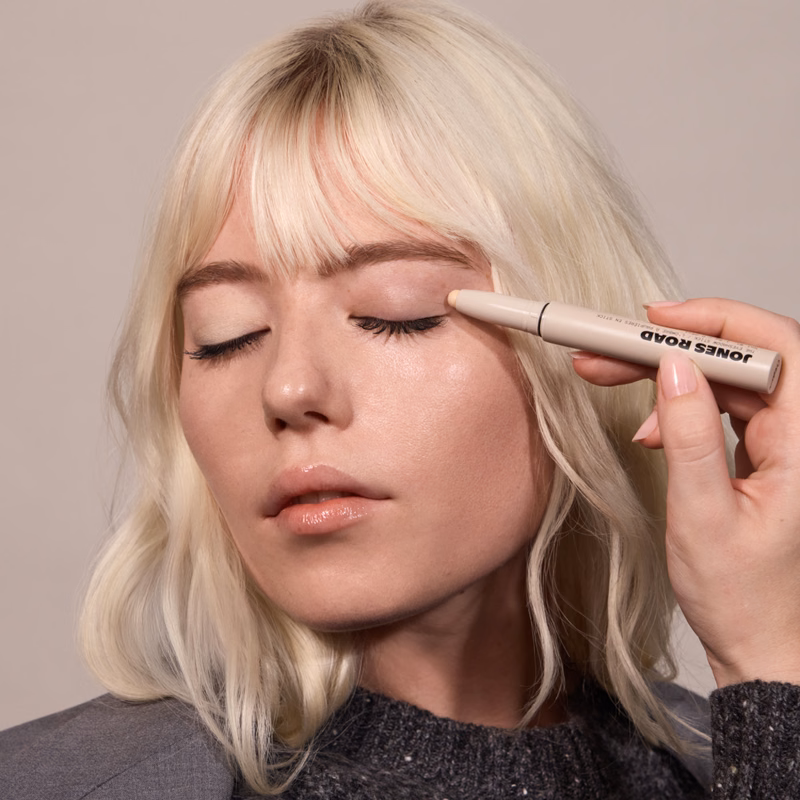 The Eyeshadow Stick
– Jones Road